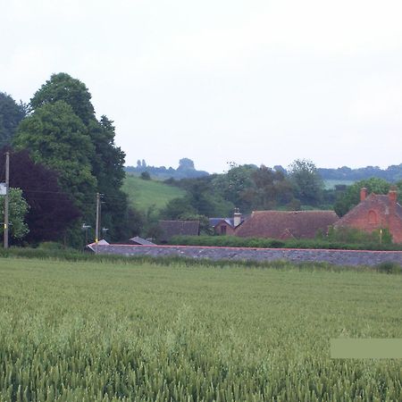 Five Cottages In Aonb And A Hobbit House! Canterbury Dış mekan fotoğraf